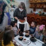Summary of educational activities on the moral and patriotic education of children of the middle group on the topic “Russian hut”